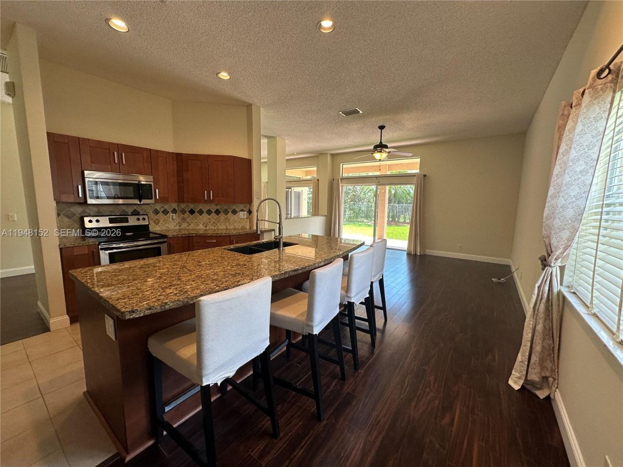 4192 Laurel Ridge Cir, Unit 4192, Weston, FL 33331 Photo