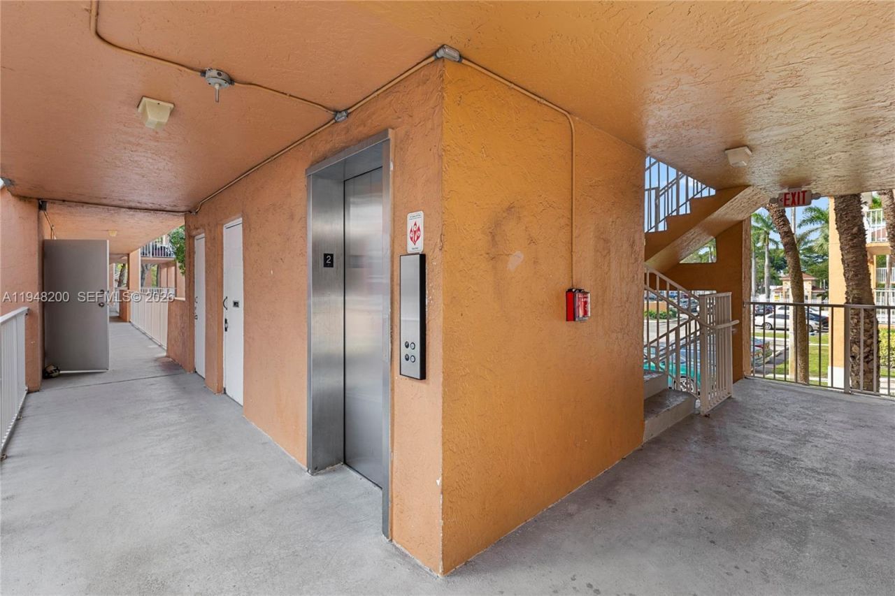 6900 SW 39th St, Unit 208J, Davie, FL 33314 Photo