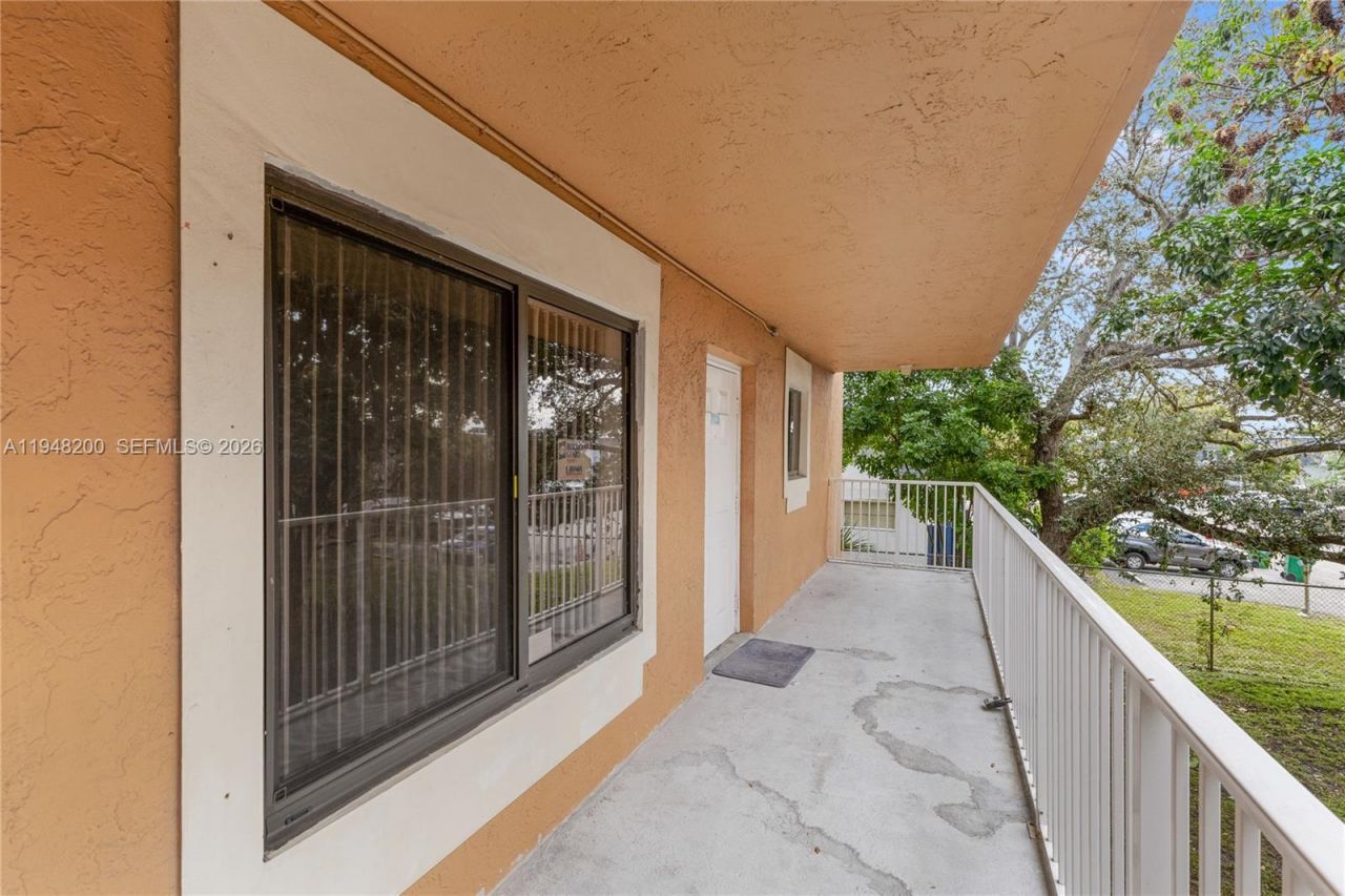 6900 SW 39th St, Unit 208J, Davie, FL 33314 Photo