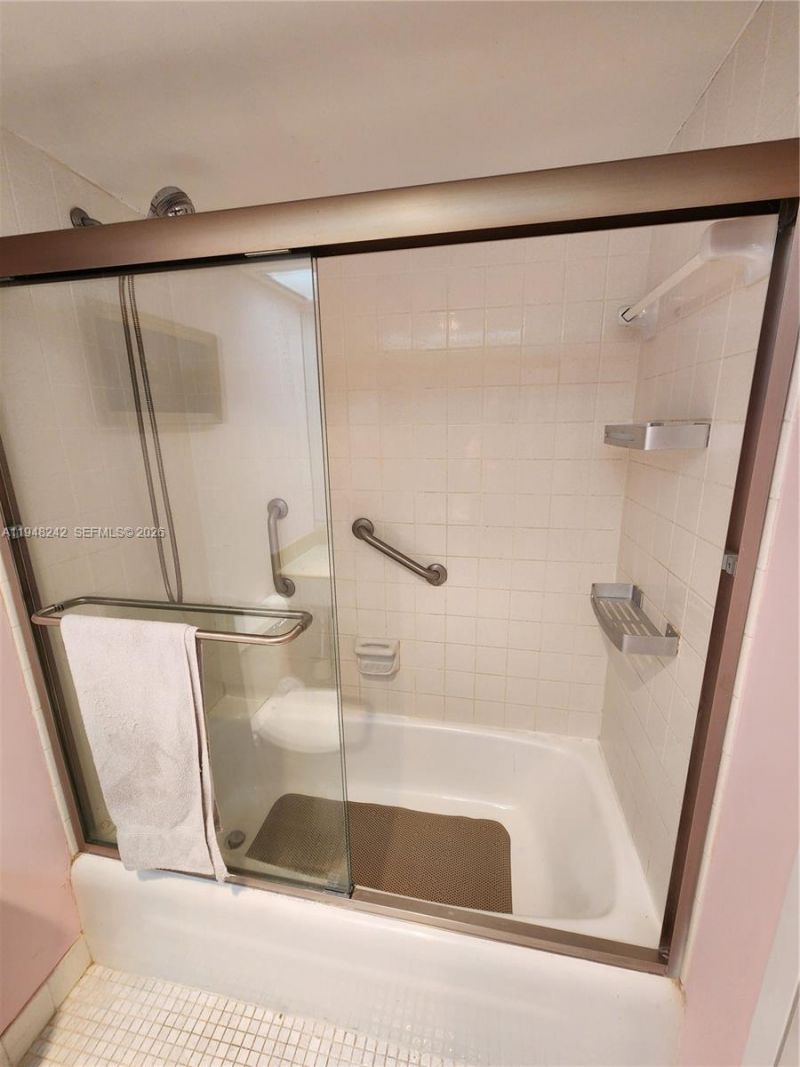 251 174th St, Unit 2110, Sunny Isles Beach, FL 33160 Photo