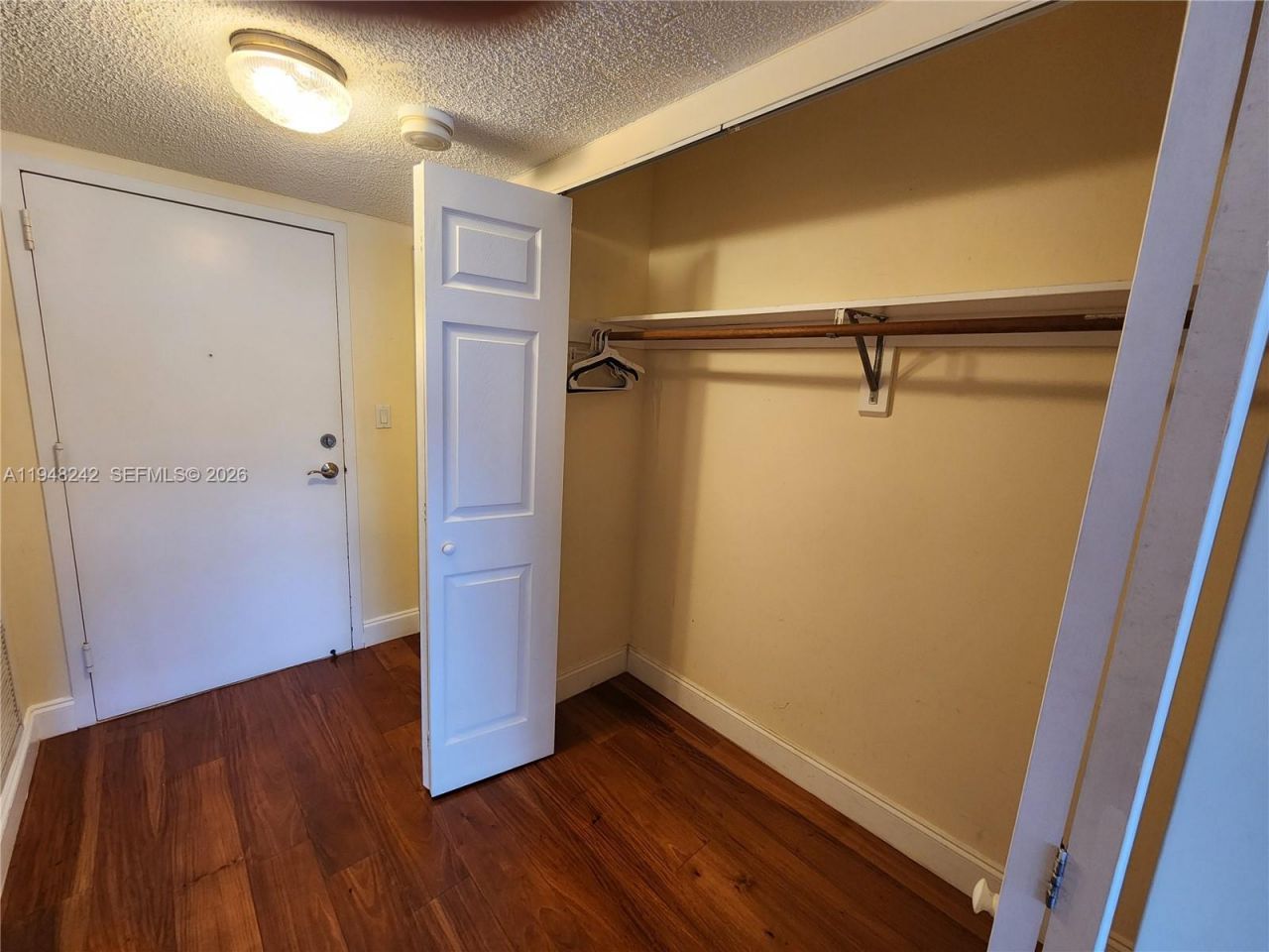 251 174th St, Unit 2110, Sunny Isles Beach, FL 33160 Photo