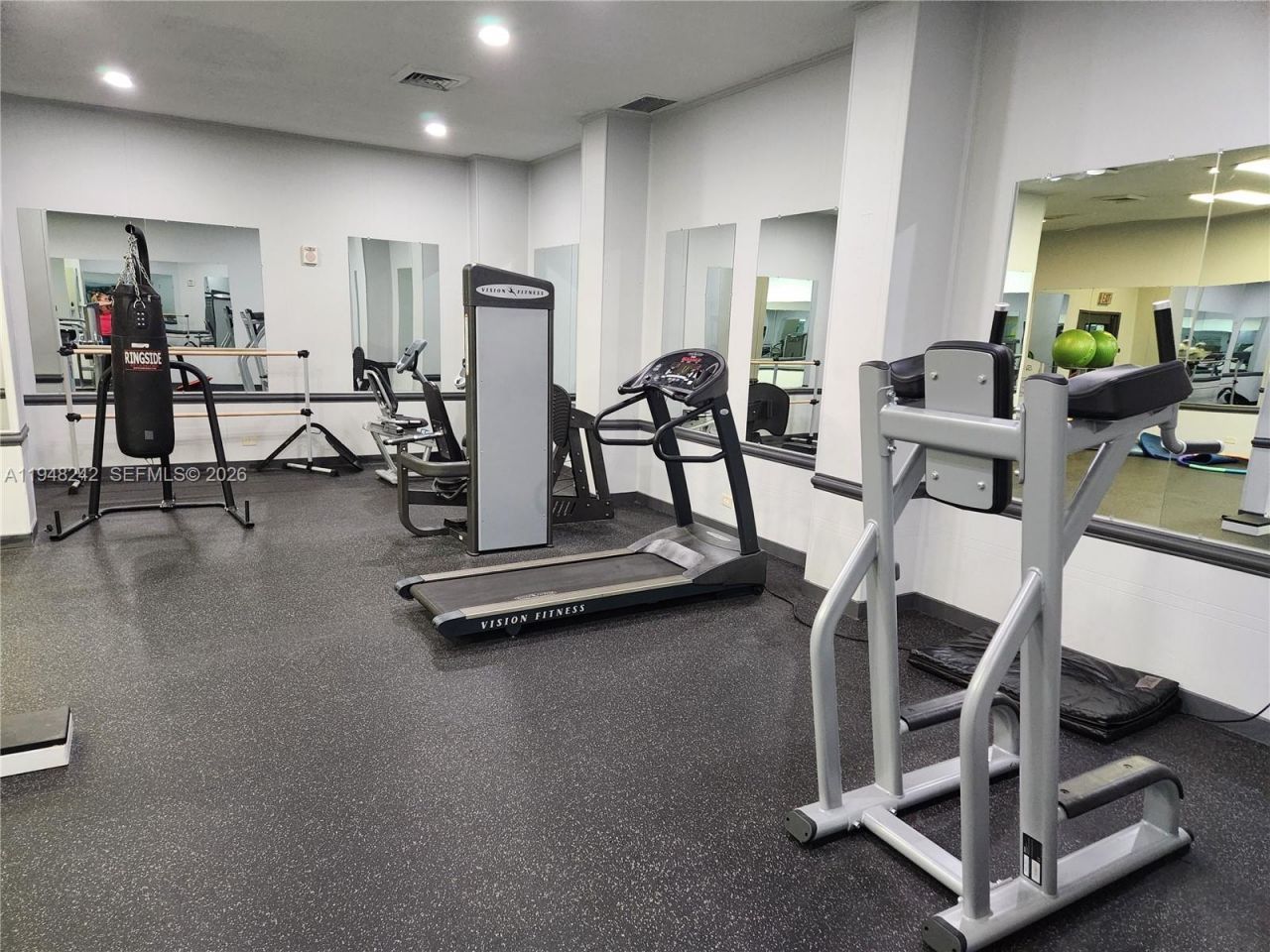 251 174th St, Unit 2110, Sunny Isles Beach, FL 33160 Photo