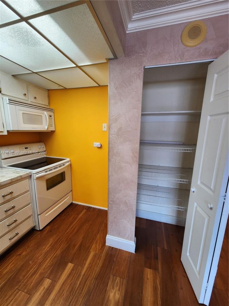 251 174th St, Unit 2110, Sunny Isles Beach, FL 33160 Photo