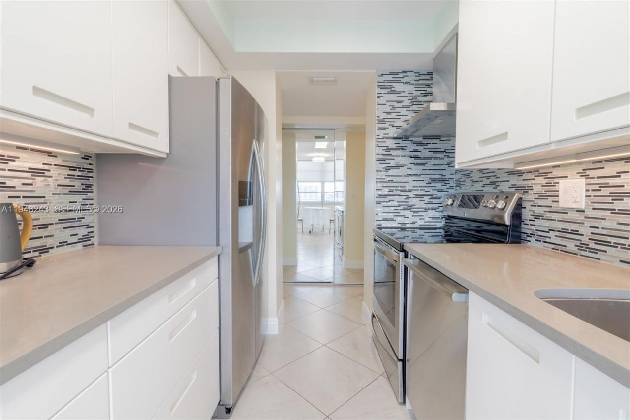 250 174th St, Unit 1118, Sunny Isles Beach, FL 33160 Photo