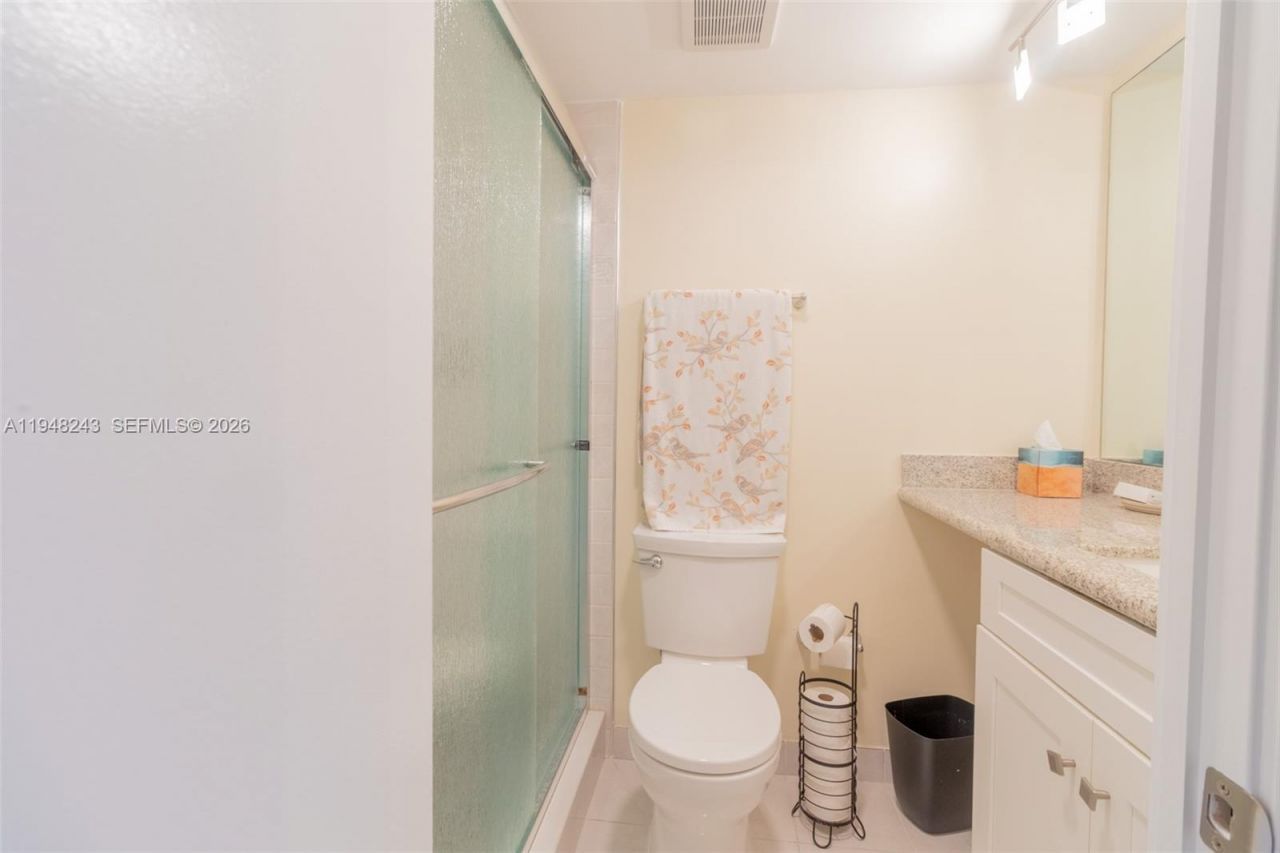 250 174th St, Unit 1118, Sunny Isles Beach, FL 33160 Photo
