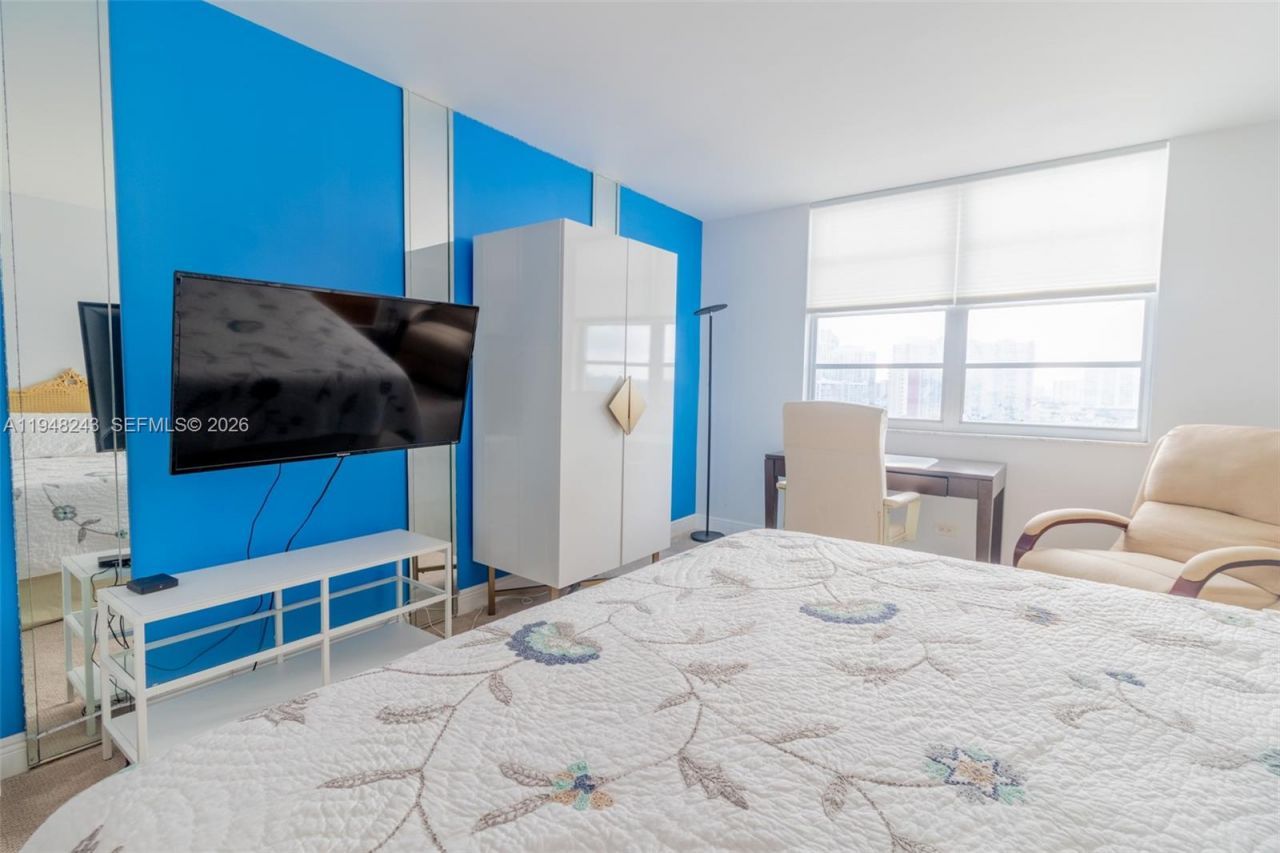 250 174th St, Unit 1118, Sunny Isles Beach, FL 33160 Photo