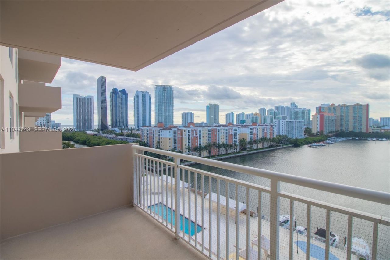 250 174th St, Unit 1118, Sunny Isles Beach, FL 33160 Photo