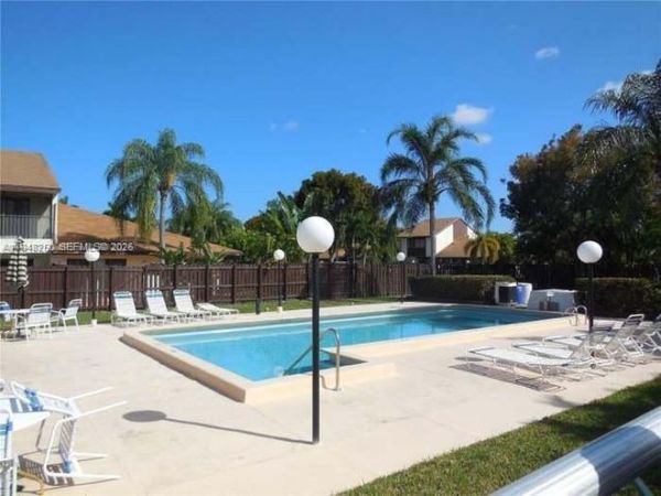 20033 NE 2nd Pl, Miami, FL 33179