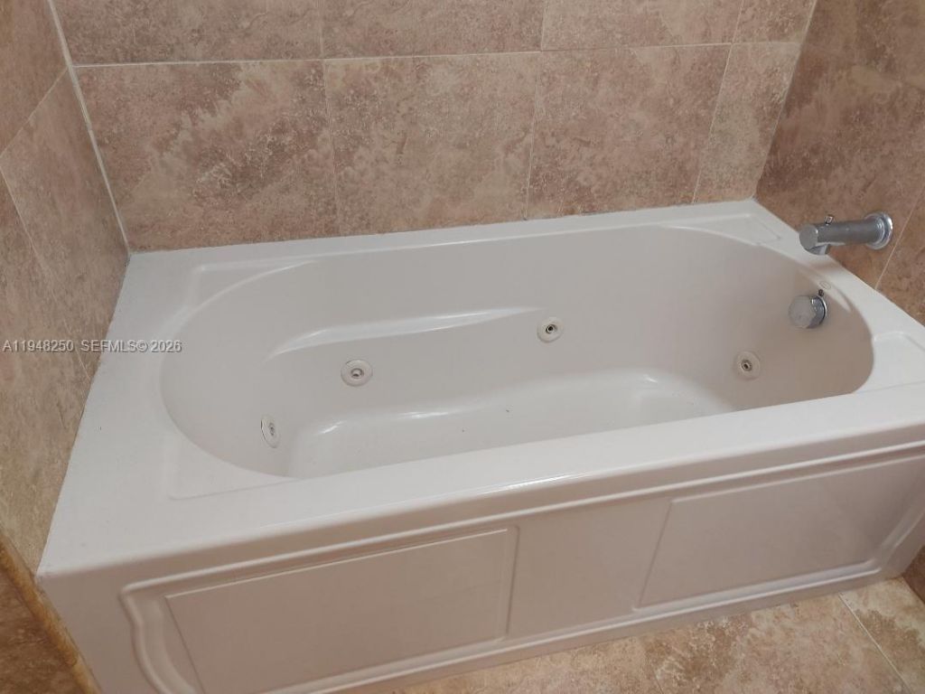 20033 NE 2nd Pl, Miami, FL 33179 Photo