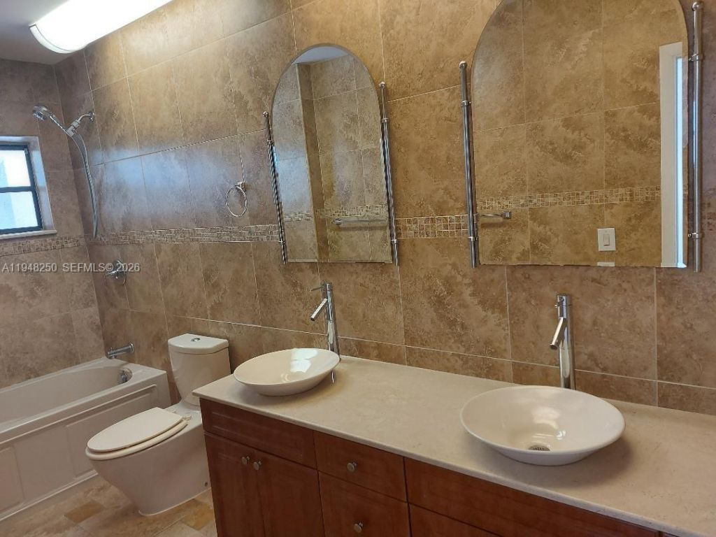 20033 NE 2nd Pl, Miami, FL 33179 Photo