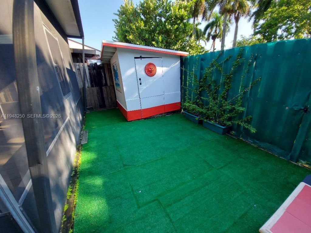 20033 NE 2nd Pl, Miami, FL 33179 Photo