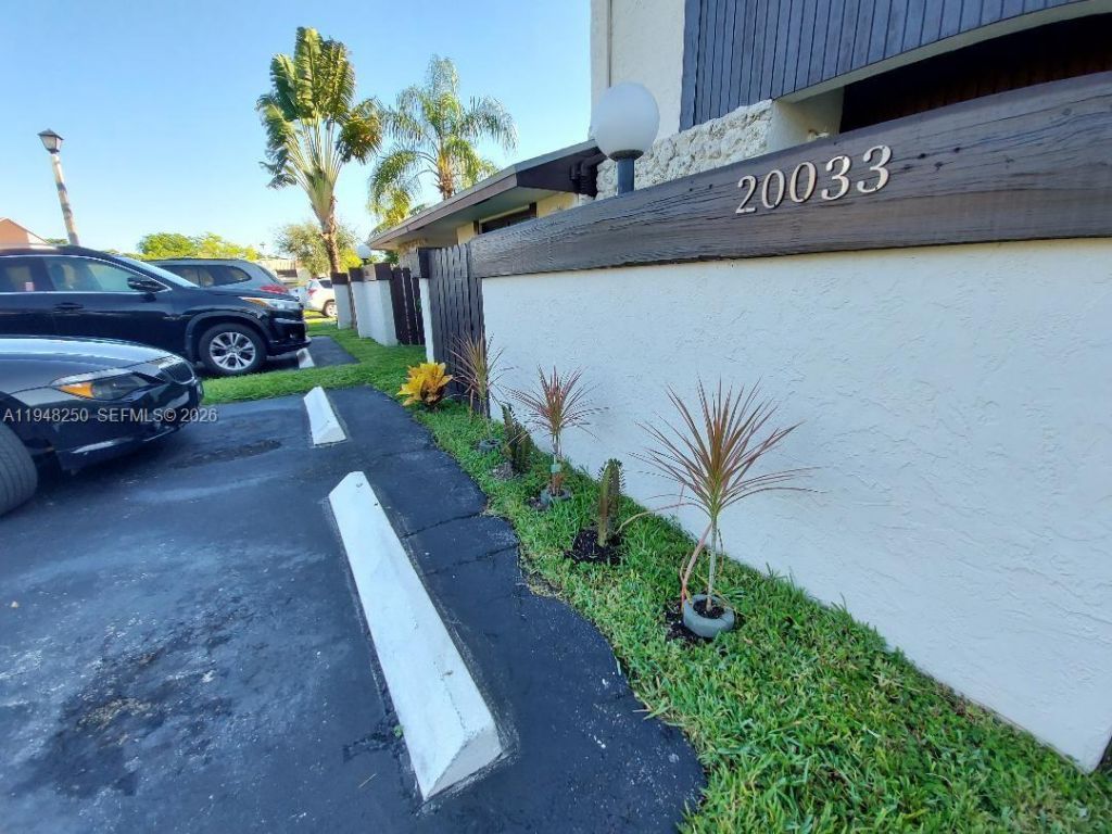 20033 NE 2nd Pl, Miami, FL 33179 Photo