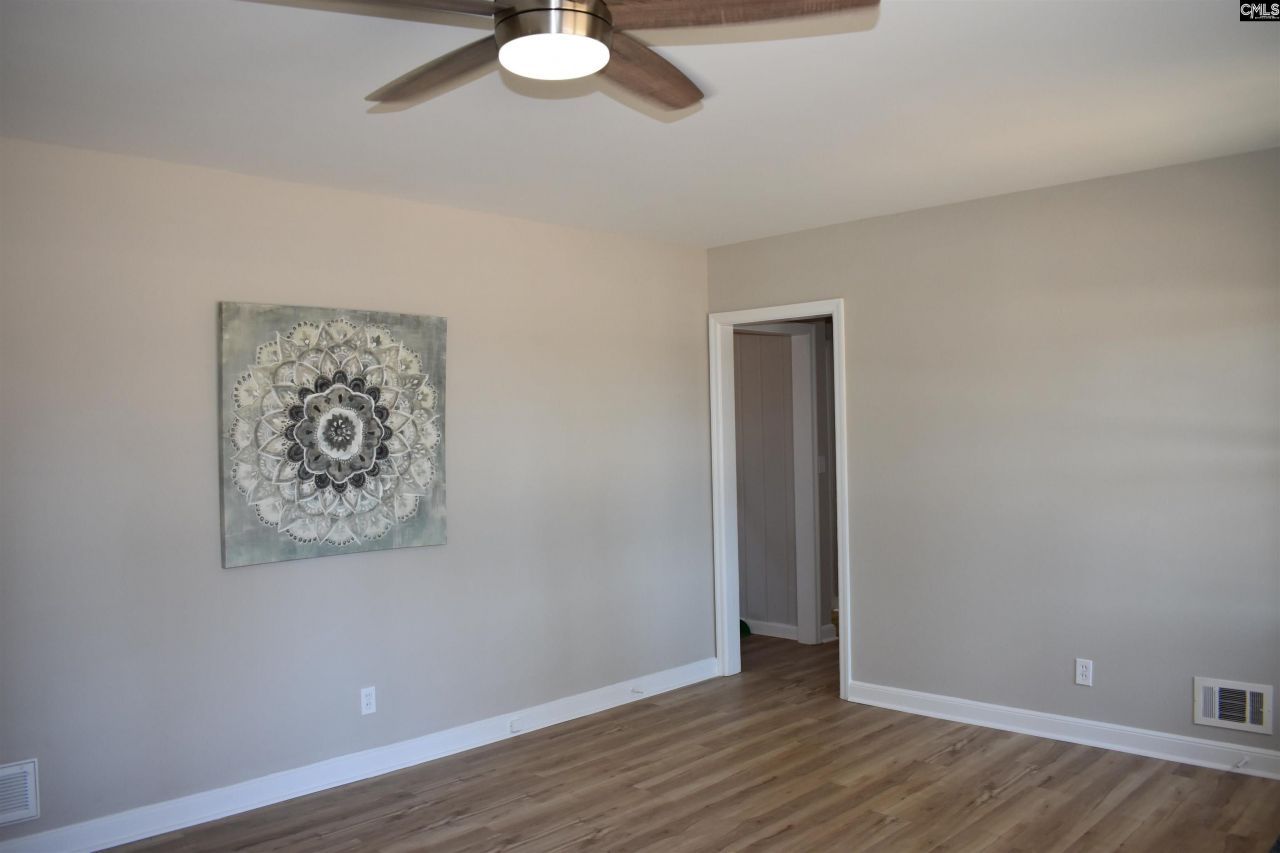 813 Greenlawn Drive Photo 16