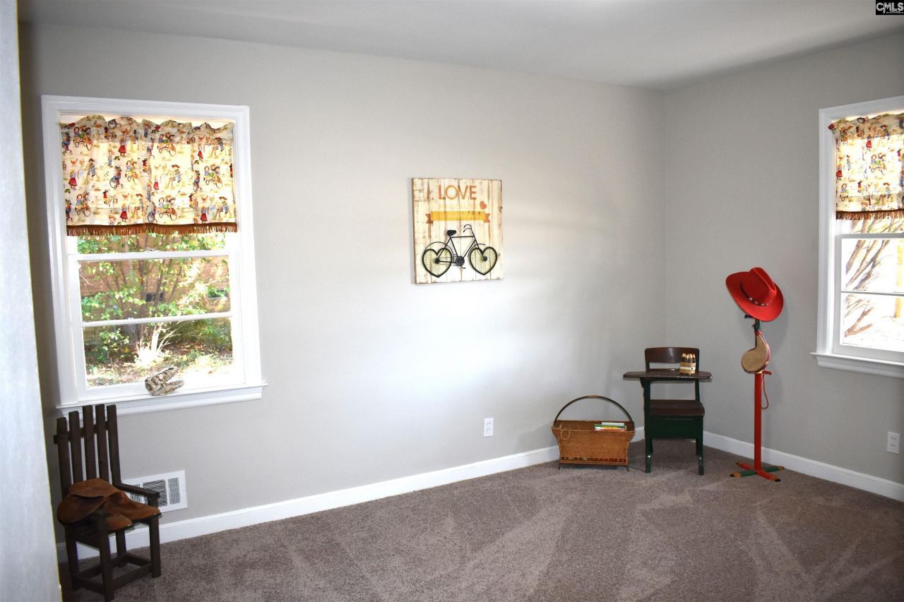 813 Greenlawn Drive Photo 32