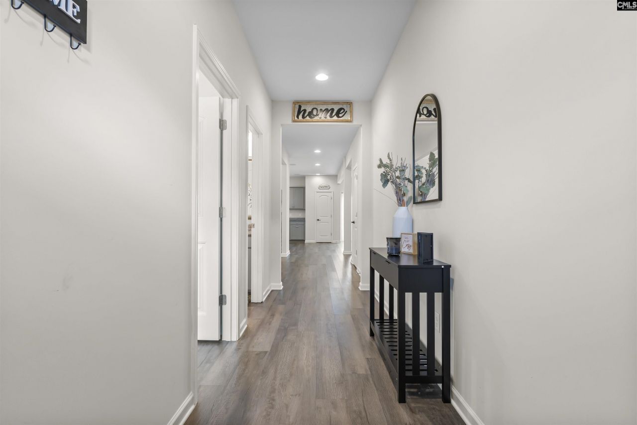 3060 Matthews Drive  Photo 4