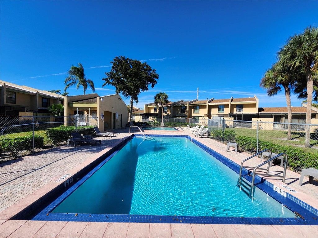 9421 NW 15th Street, Pembroke Pines, FL 33024 Photo