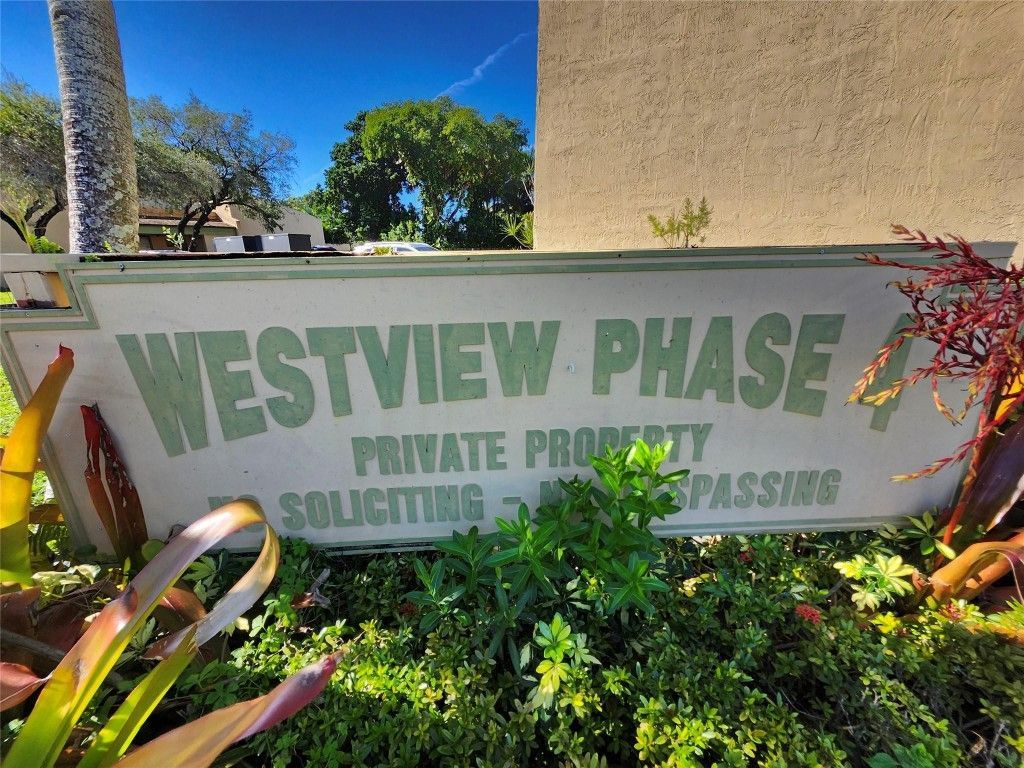 9421 NW 15th Street, Pembroke Pines, FL 33024 Photo