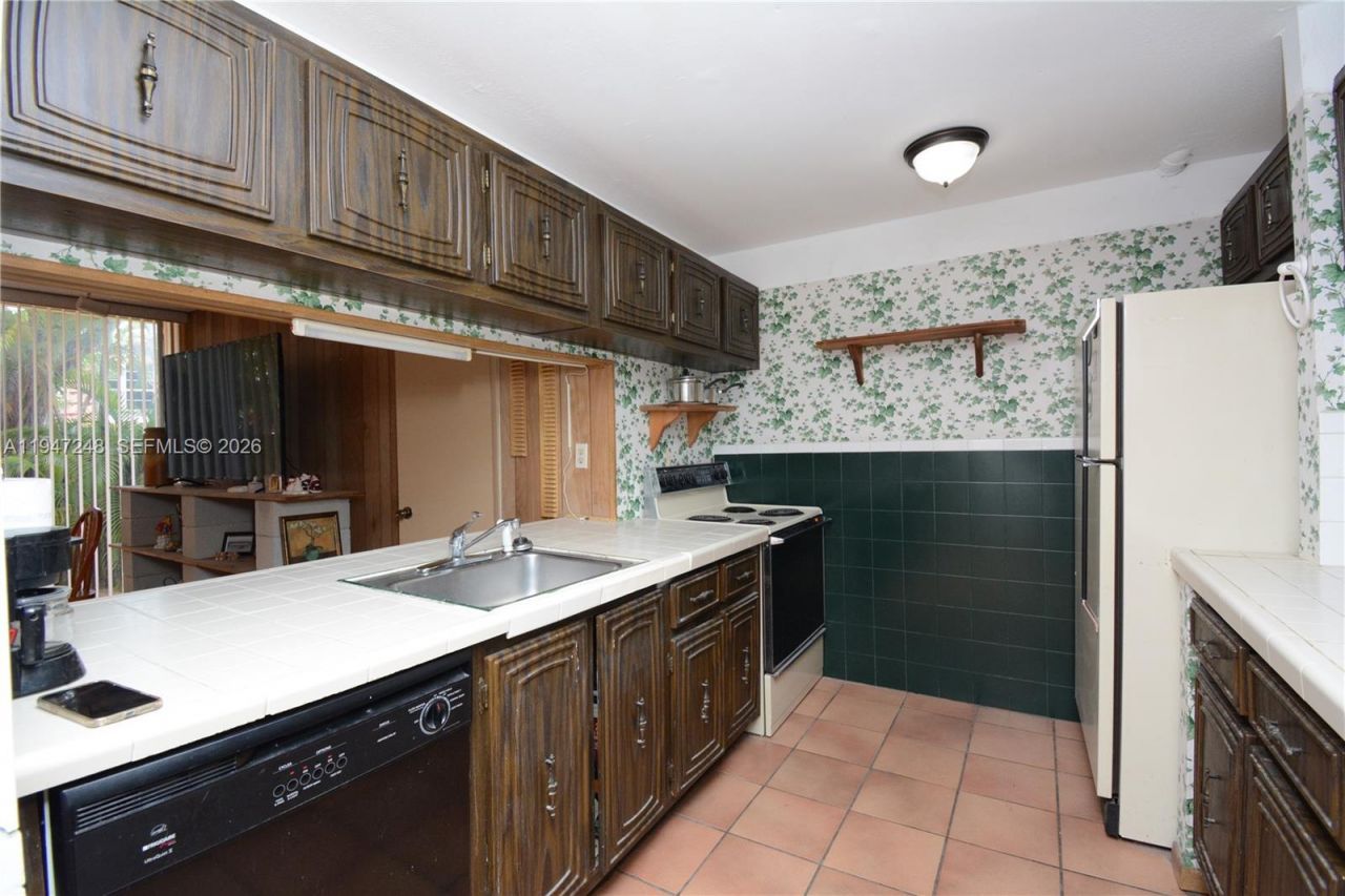 13935 SW 84th St, Unit 905, Miami, FL 33183 Photo