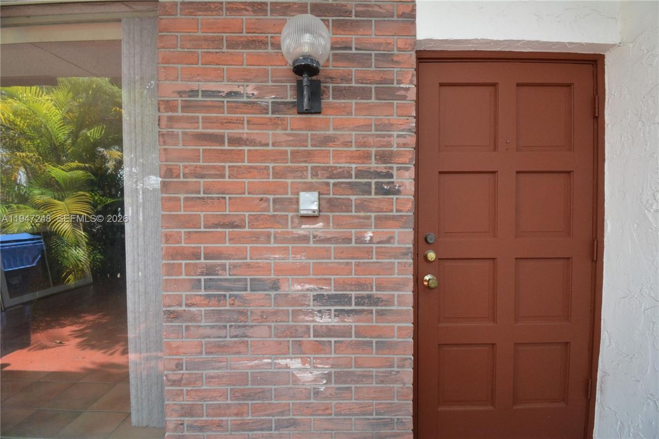 13935 SW 84th St, Unit 905, Miami, FL 33183 Photo