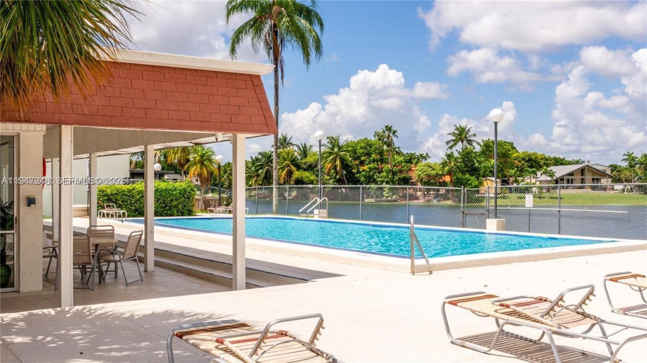 13935 SW 84th St, Unit 905, Miami, FL 33183 Photo