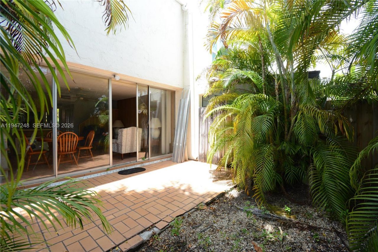 13935 SW 84th St, Unit 905, Miami, FL 33183 Photo