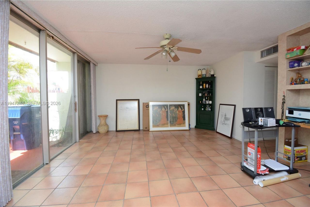 13935 SW 84th St, Unit 905, Miami, FL 33183 Photo