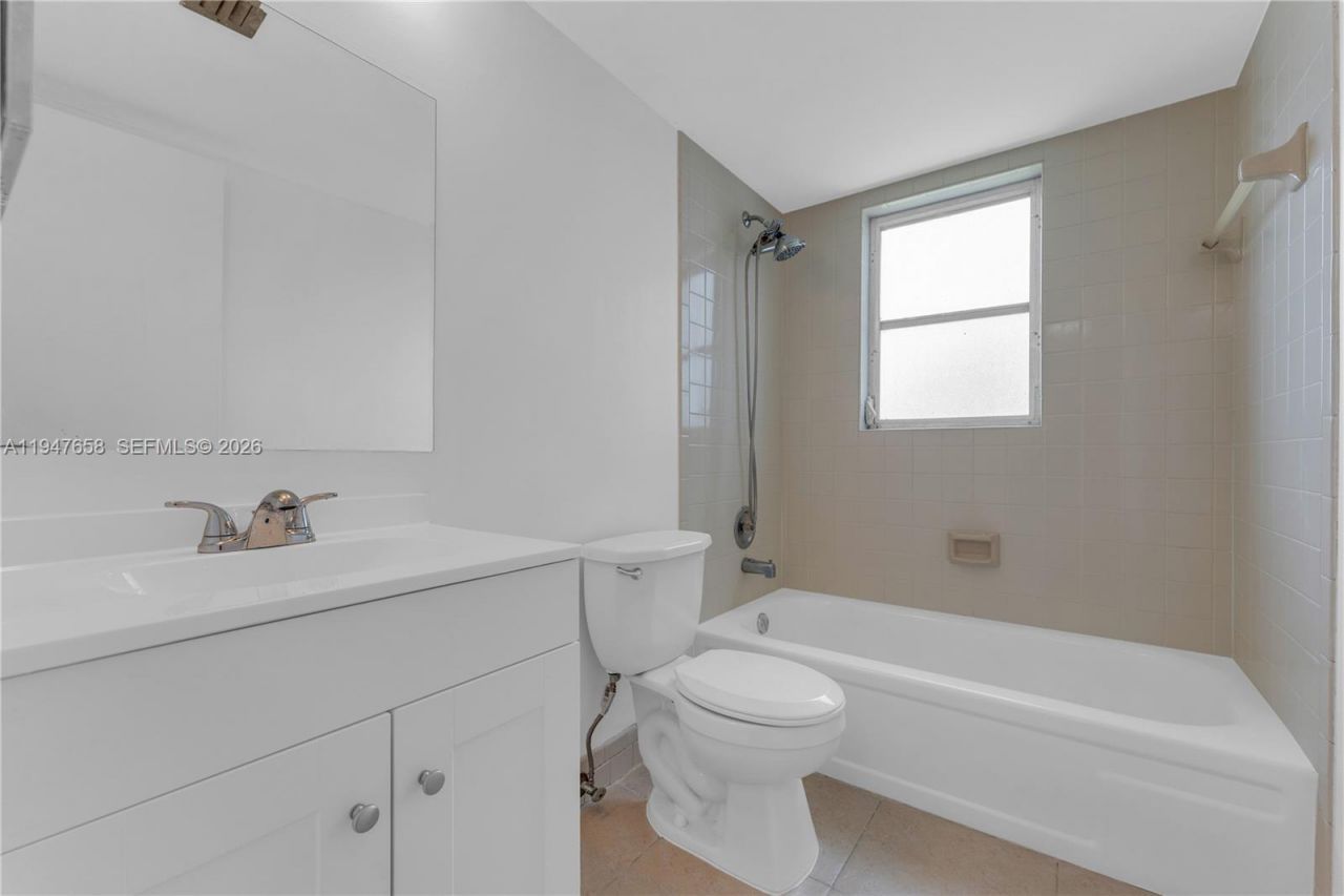 8560 N Sherman Cir , Unit 208, Miramar, FL 33025 Photo