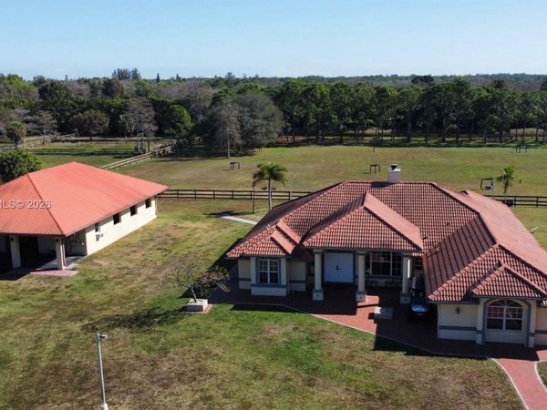 2564 Deer Run Trl, Loxahatchee, FL 33470