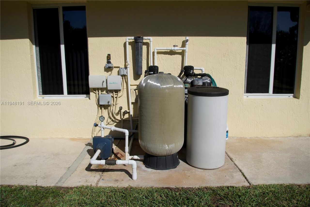 2564 Deer Run Trl, Loxahatchee, FL 33470 Photo