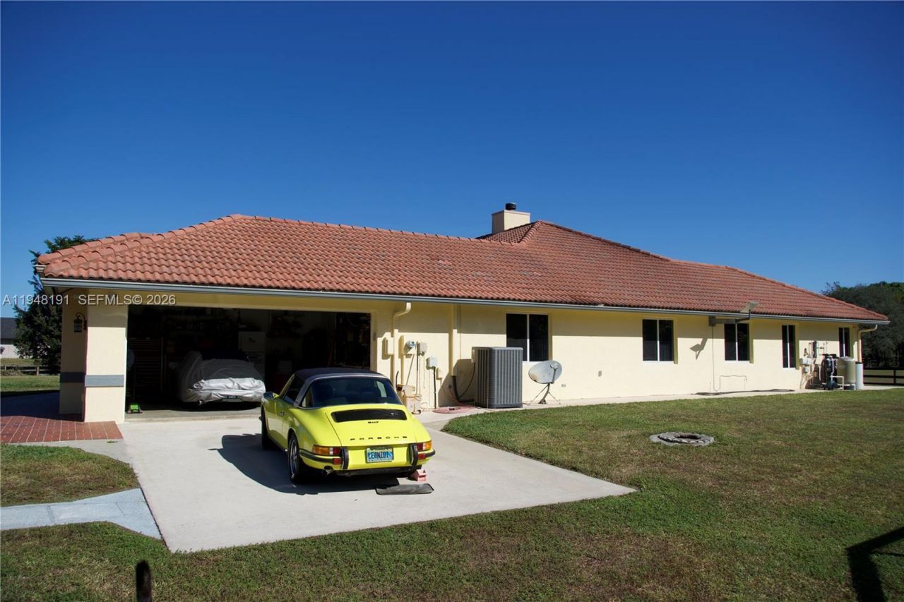 2564 Deer Run Trl, Loxahatchee, FL 33470 Photo
