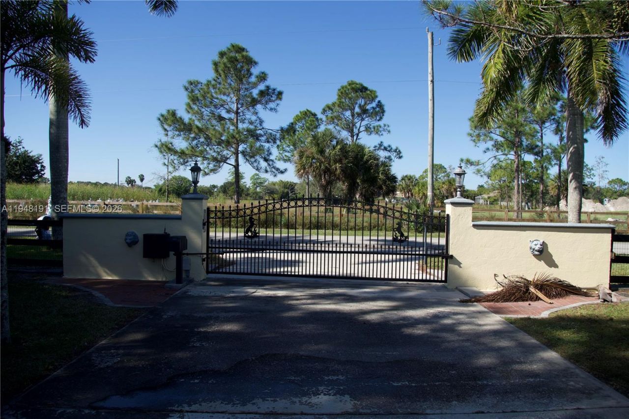 2564 Deer Run Trl, Loxahatchee, FL 33470 Photo