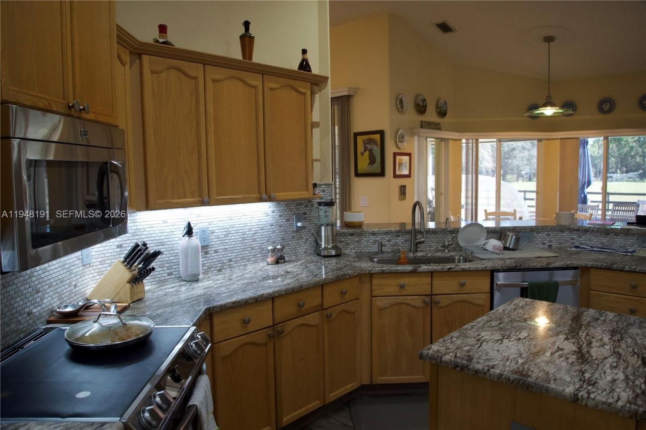 2564 Deer Run Trl, Loxahatchee, FL 33470 Photo