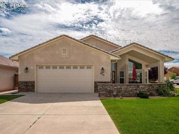 934 Aspencrest Drive, Pueblo, CO 81005