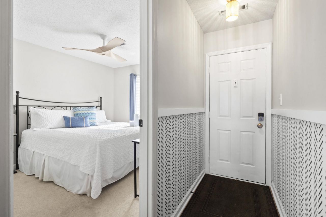 3700 Golf Colony Lane Photo 2