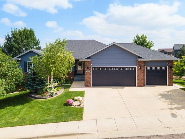 605 ENCHANTED PINES DR, Rapid City, SD 57701