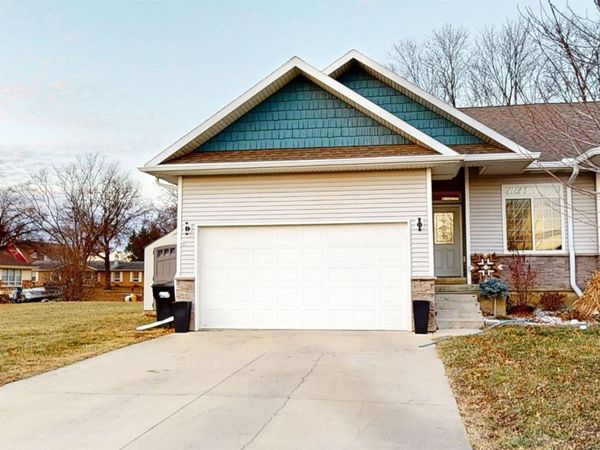 414 Valley View Drive, Unit B, Cherokee, IA 51012