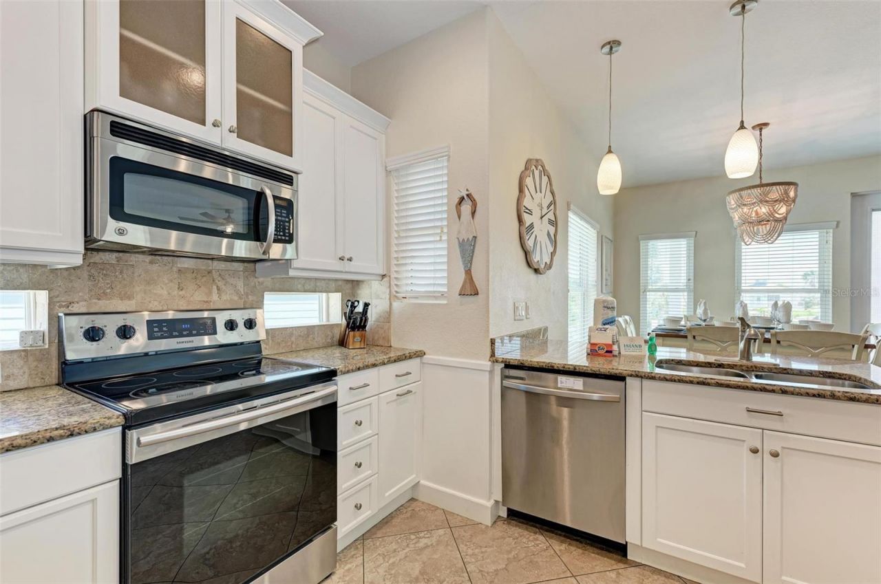 203 N Harbor Drive, Holmes Beach, FL 34217 Photo