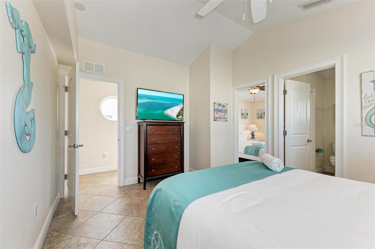 203 N Harbor Drive, Holmes Beach, FL 34217 Photo