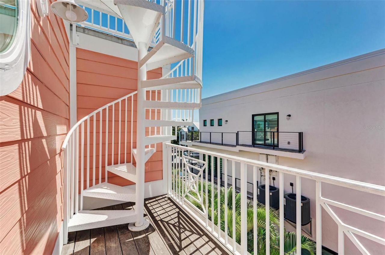 203 N Harbor Drive, Holmes Beach, FL 34217 Photo