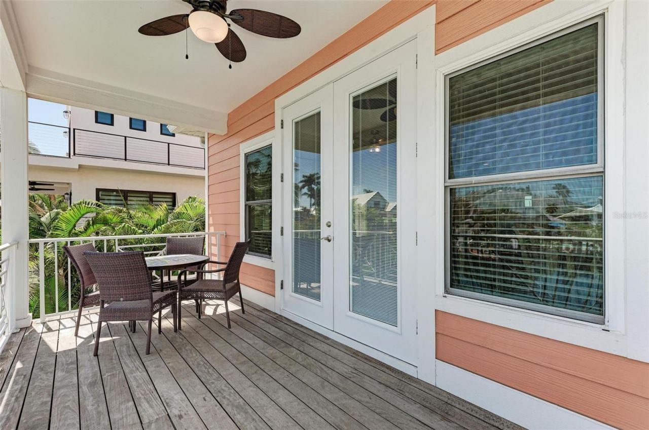 203 N Harbor Drive, Holmes Beach, FL 34217 Photo