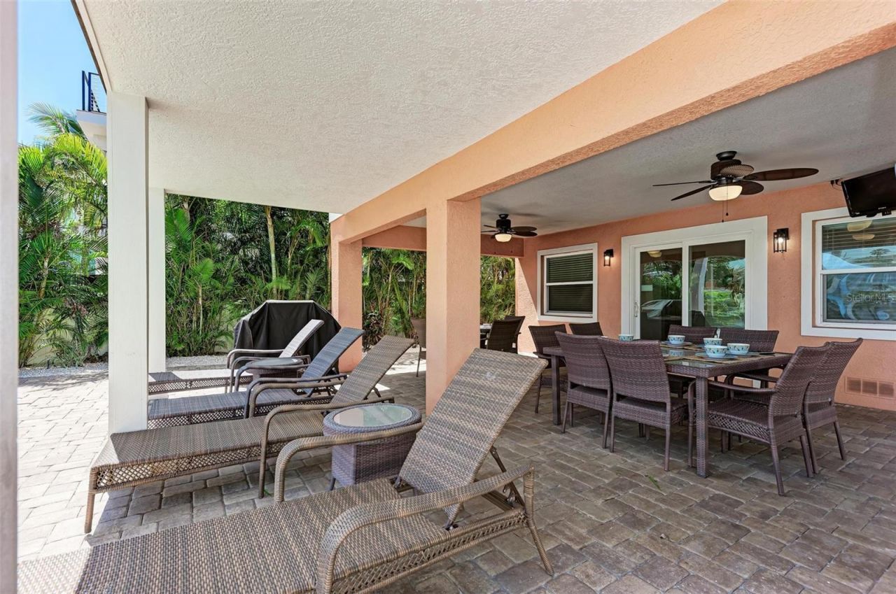 203 N Harbor Drive, Holmes Beach, FL 34217 Photo