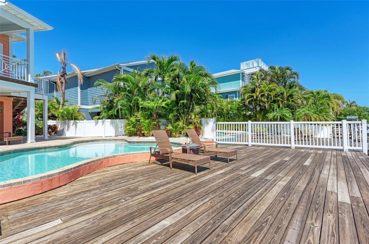203 N Harbor Drive, Holmes Beach, FL 34217 Photo