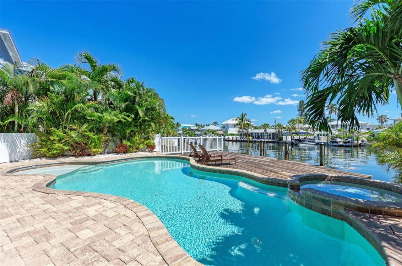 203 N Harbor Drive, Holmes Beach, FL 34217 Photo