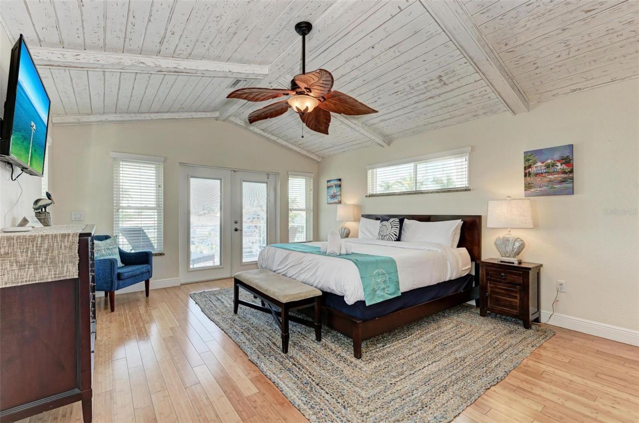 203 N Harbor Drive, Holmes Beach, FL 34217 Photo