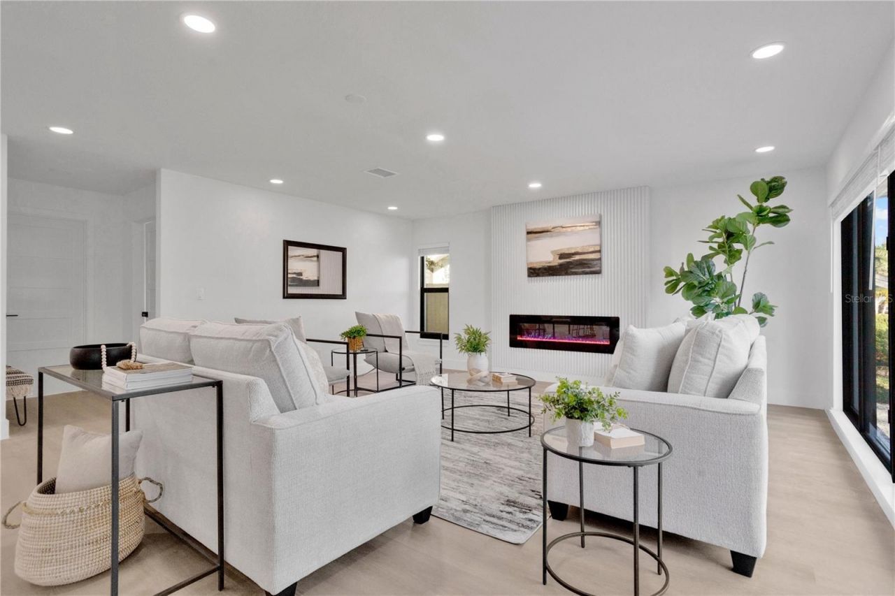 2894 Rollingwood Court, Clearwater, FL 33761 Photo