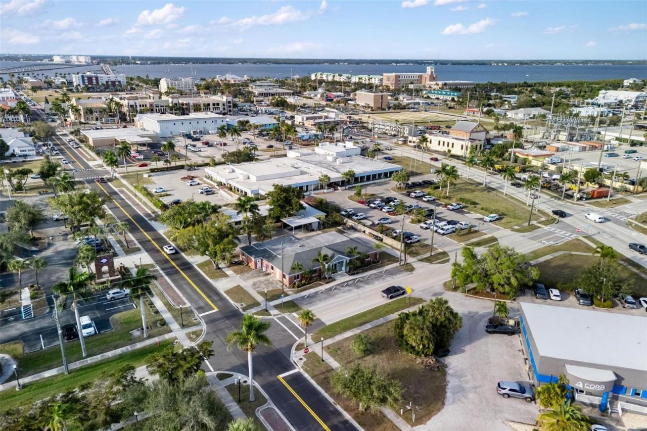 128 W Charlotte Avenue, Punta Gorda, FL 33950 Photo