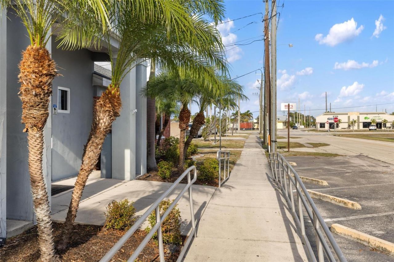 128 W Charlotte Avenue, Punta Gorda, FL 33950 Photo