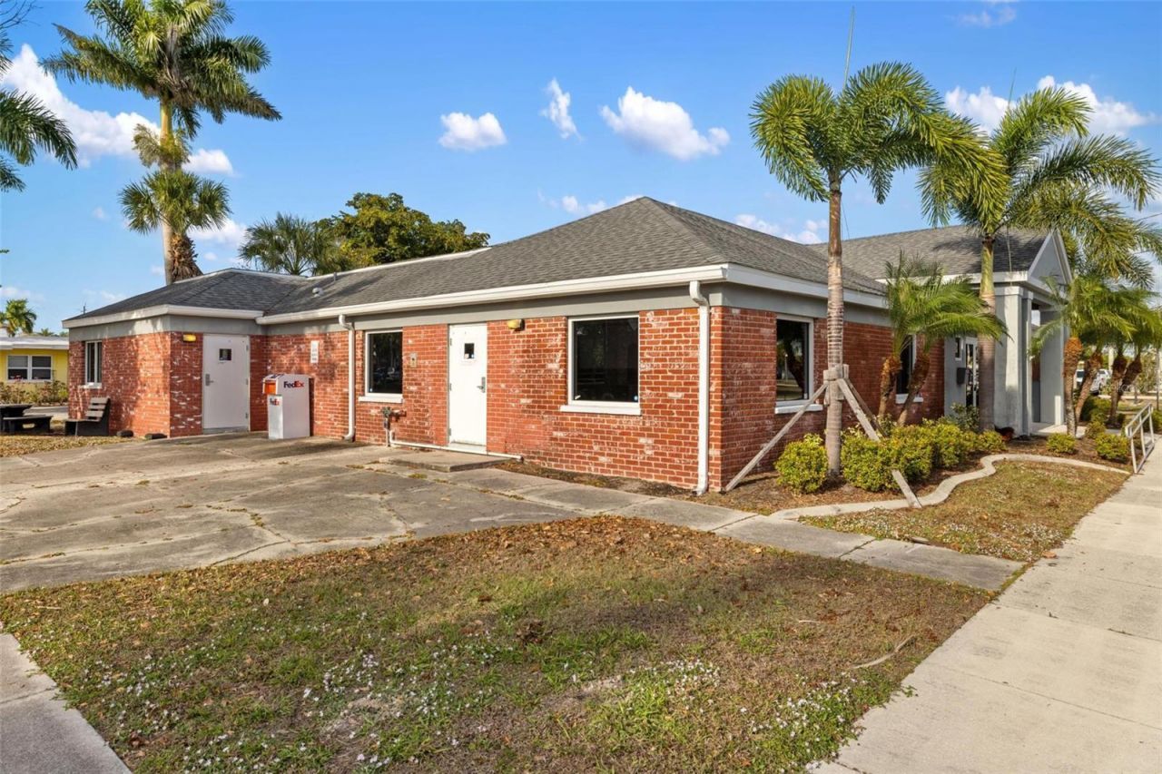 128 W Charlotte Avenue, Punta Gorda, FL 33950 Photo
