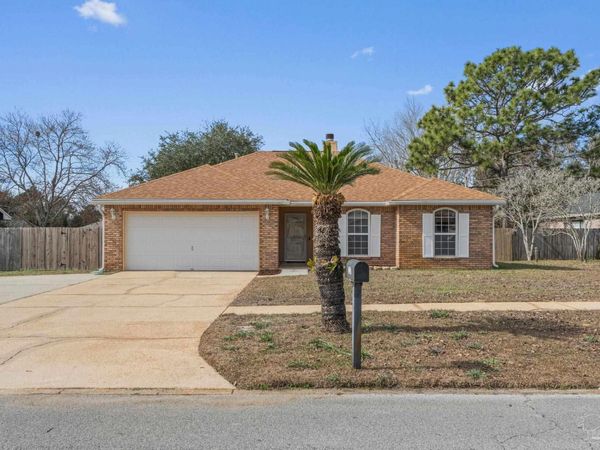 2237 Prytania Cir, Navarre, FL 32566