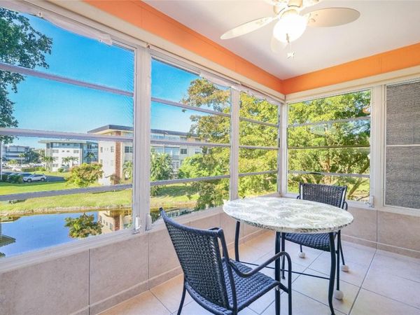 2951 NW 46th Ave, Unit 310, Lauderdale Lakes, FL 33313